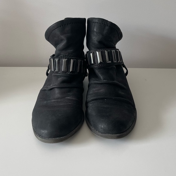 💯3/30$ Fergie Leather Margo 2 Booties - Picture 2 of 7